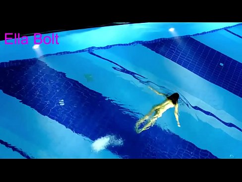 ❤️ Non posso smettere di guardare, giovane bionda catturata nuotare nuda nella piscina del resort ELLA BOLT ❤ Video di sessoal it.vanalize.ru ❤️