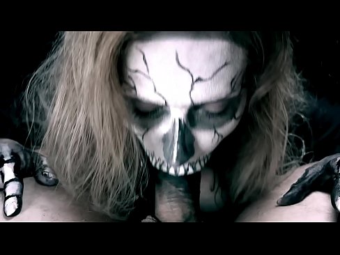 ❤️ Ragazza demone che succhia il cazzo con la sua bocca nera e ingoia lo sperma ❤ Video di sessoal it.vanalize.ru ❤️